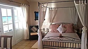 Davids Beach Hotel Clifton
