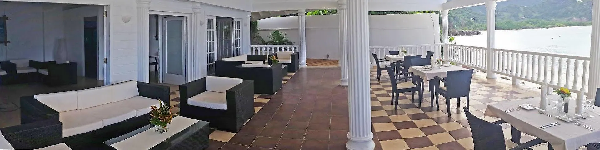 Davids Beach Hotel Clifton