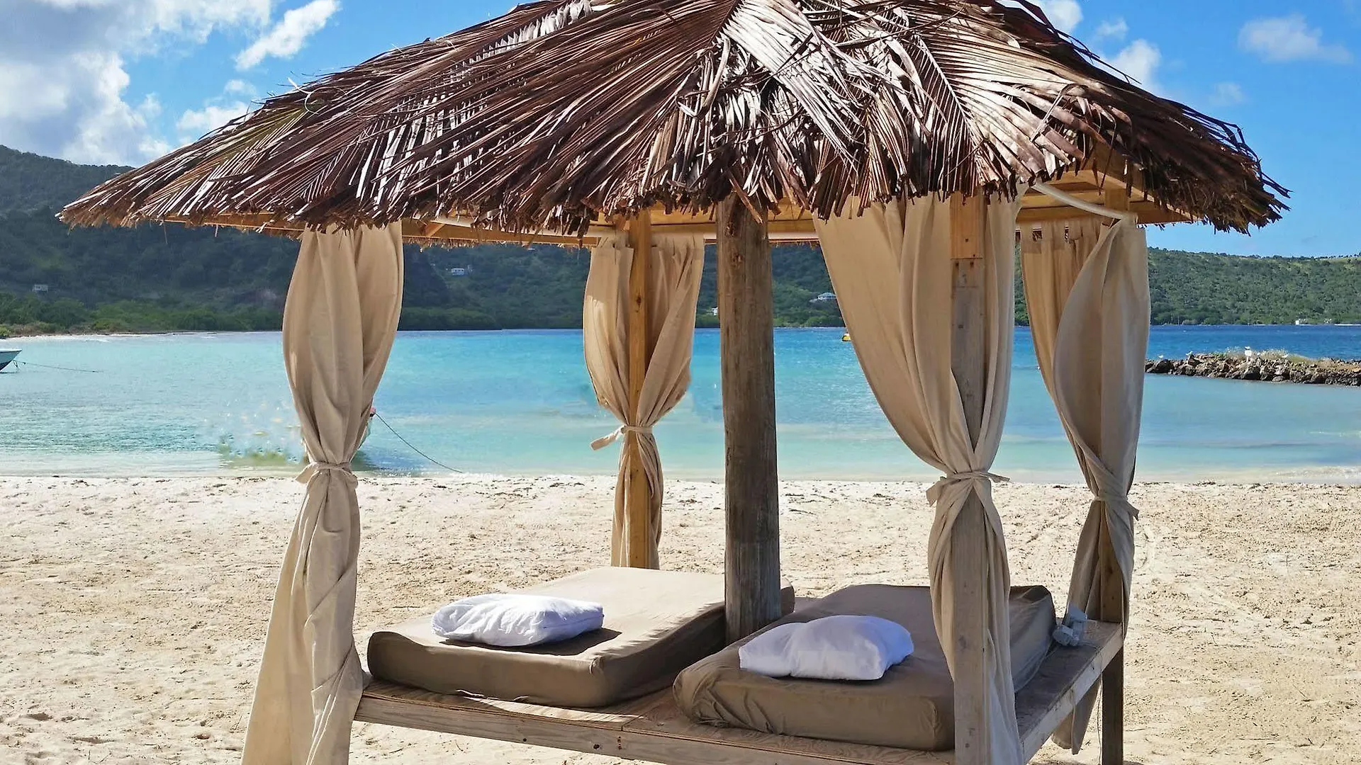 Davids Beach Hotel Clifton 3*,  Saint Vincent and the Grenadines