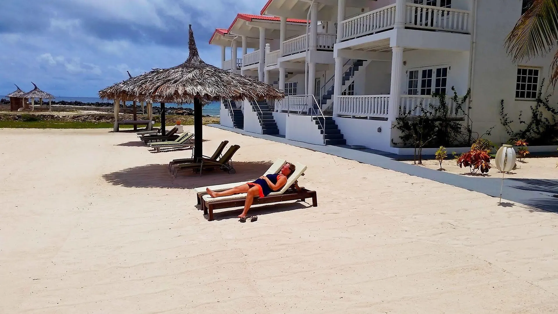 Davids Beach Hotel Clifton